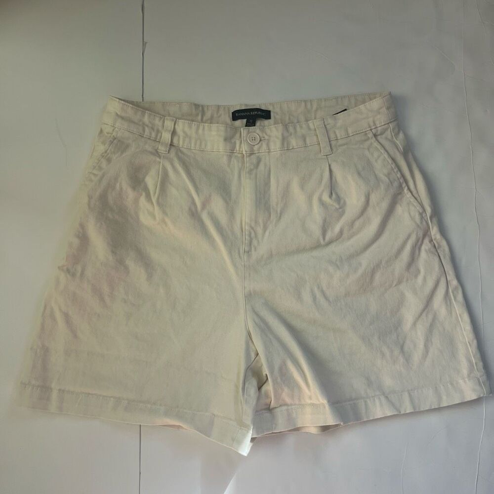 Banana Republic Women's Pleated High Waisted Chino Shorts Off White Size 12